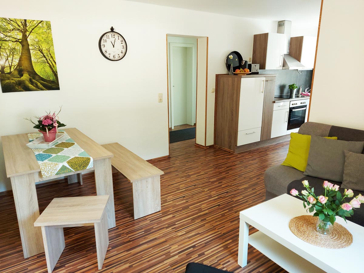 Ferienhaus Zum Kirnitzschtal - Ferienwohnung2 - Wohnzimmer mit Essbereich